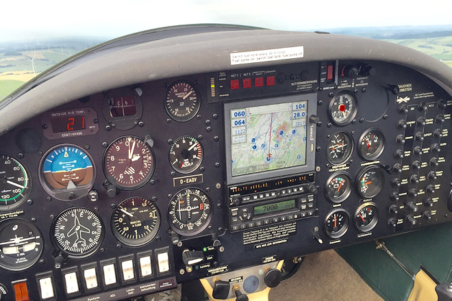 Aquila A210 D-EAQV Cockpit